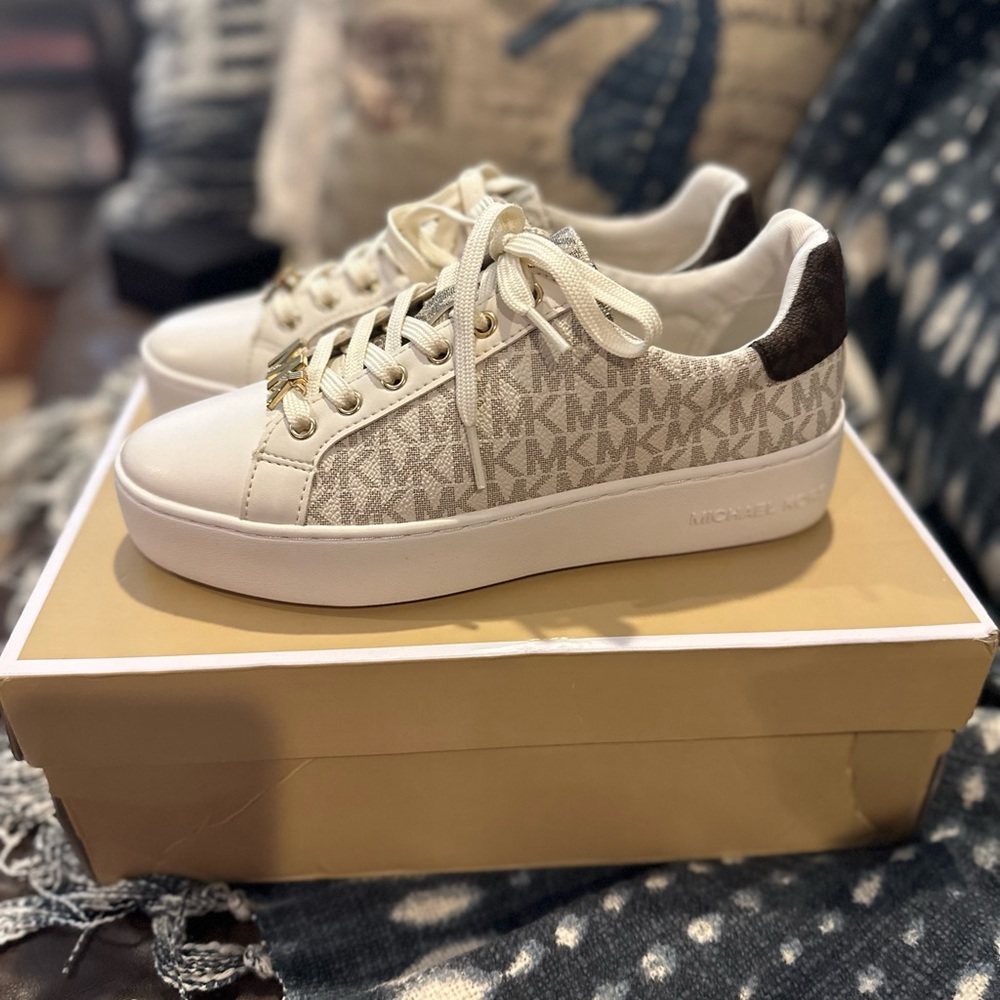 Michael Kors sport shoe